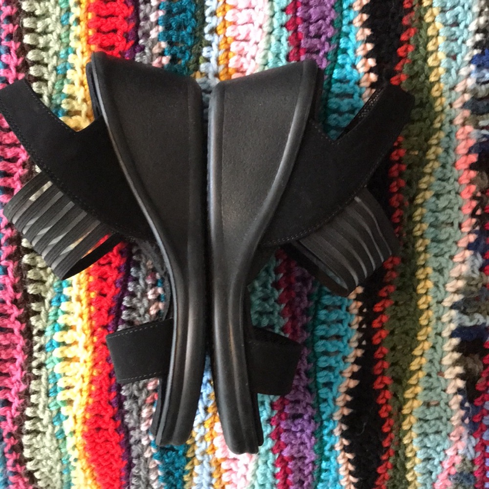 Skechers super comfortable heels with strap. Size 8